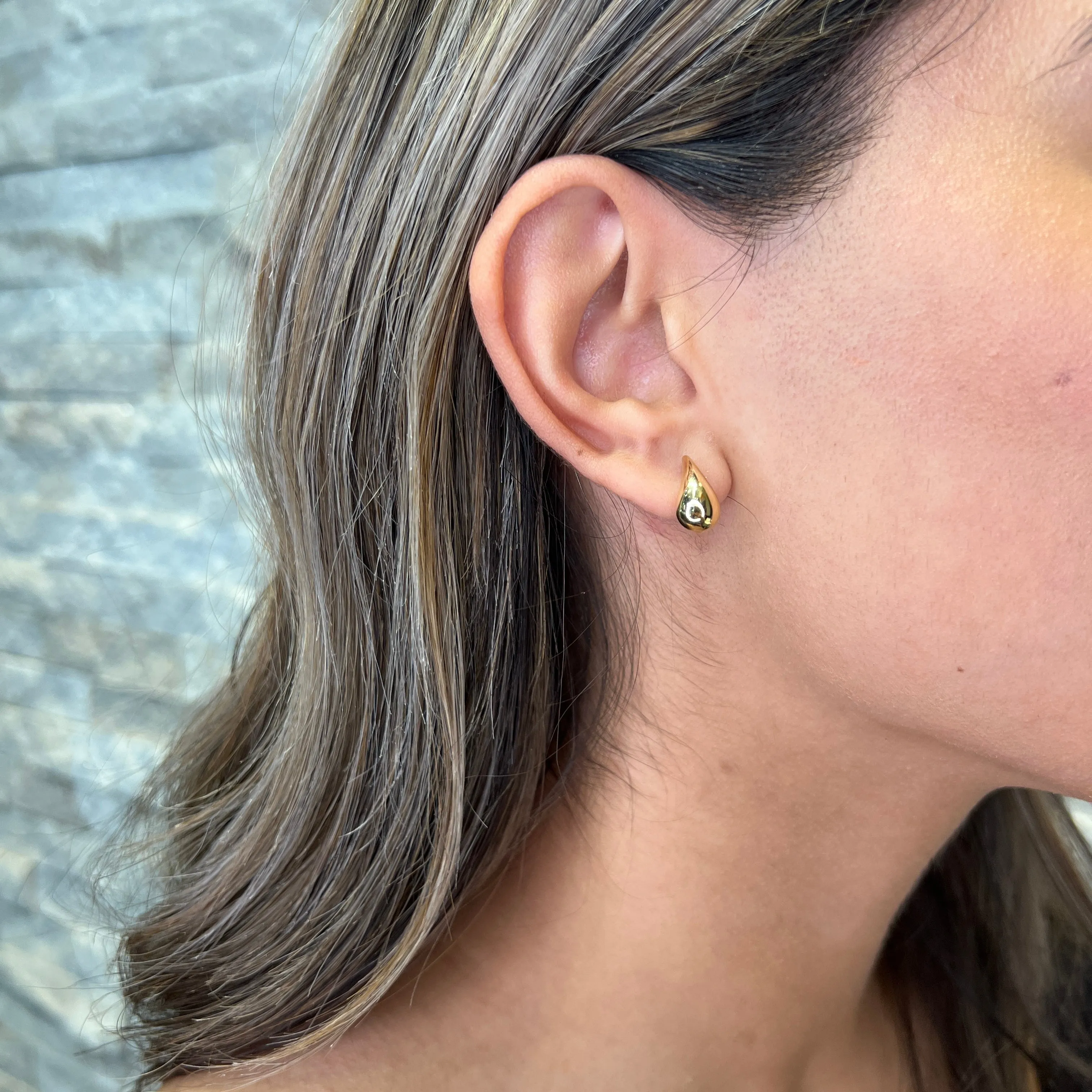 10K Yellow Gold (6.5mm) Water Drop Stud Earrings