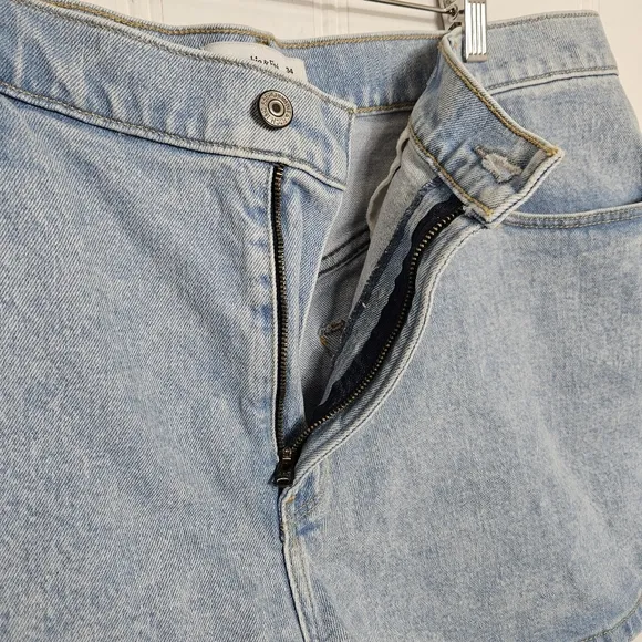 Abercrombie &amp; Fitch Jean Shorts Womens Size 18 Curve Love High Rise Mom Short 4&quot;