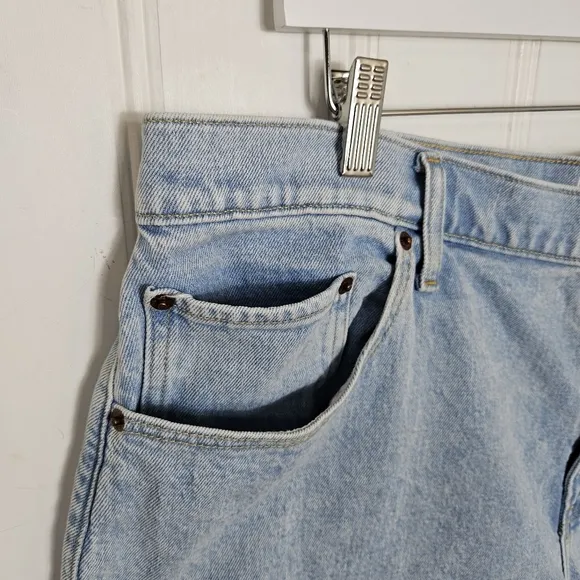 Abercrombie &amp; Fitch Jean Shorts Womens Size 18 Curve Love High Rise Mom Short 4&quot;