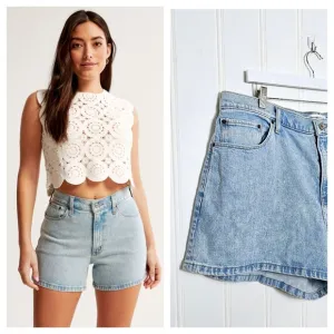 Abercrombie &amp; Fitch Jean Shorts Womens Size 18 Curve Love High Rise Mom Short 4&quot;