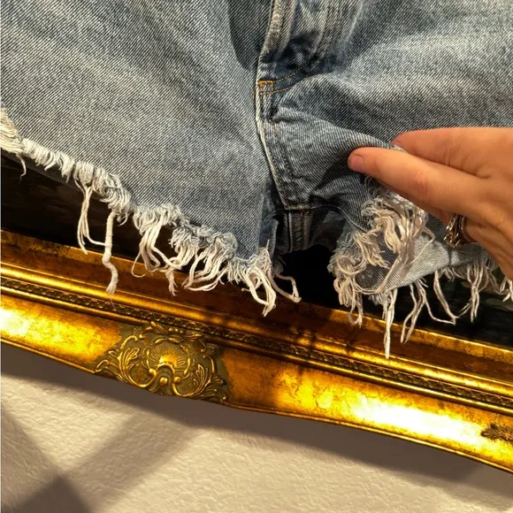 Agolde Light Wash Distressed Ripped High Waist Denim Shorts Size 26 Used