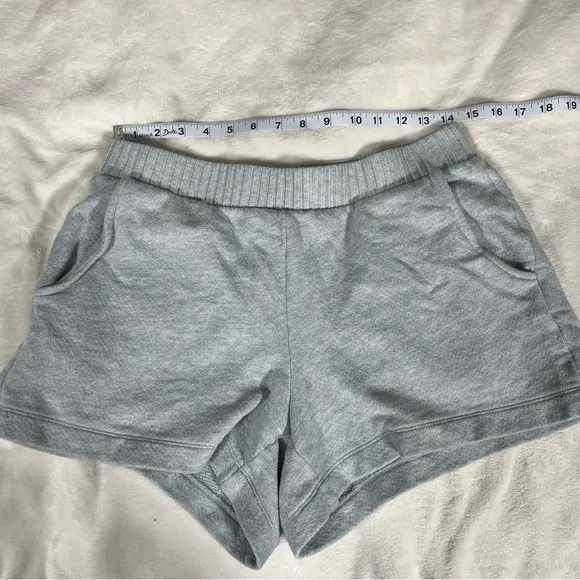 CAbi Style 6647 Wind Down Light Blue Shorts Women’s Size S