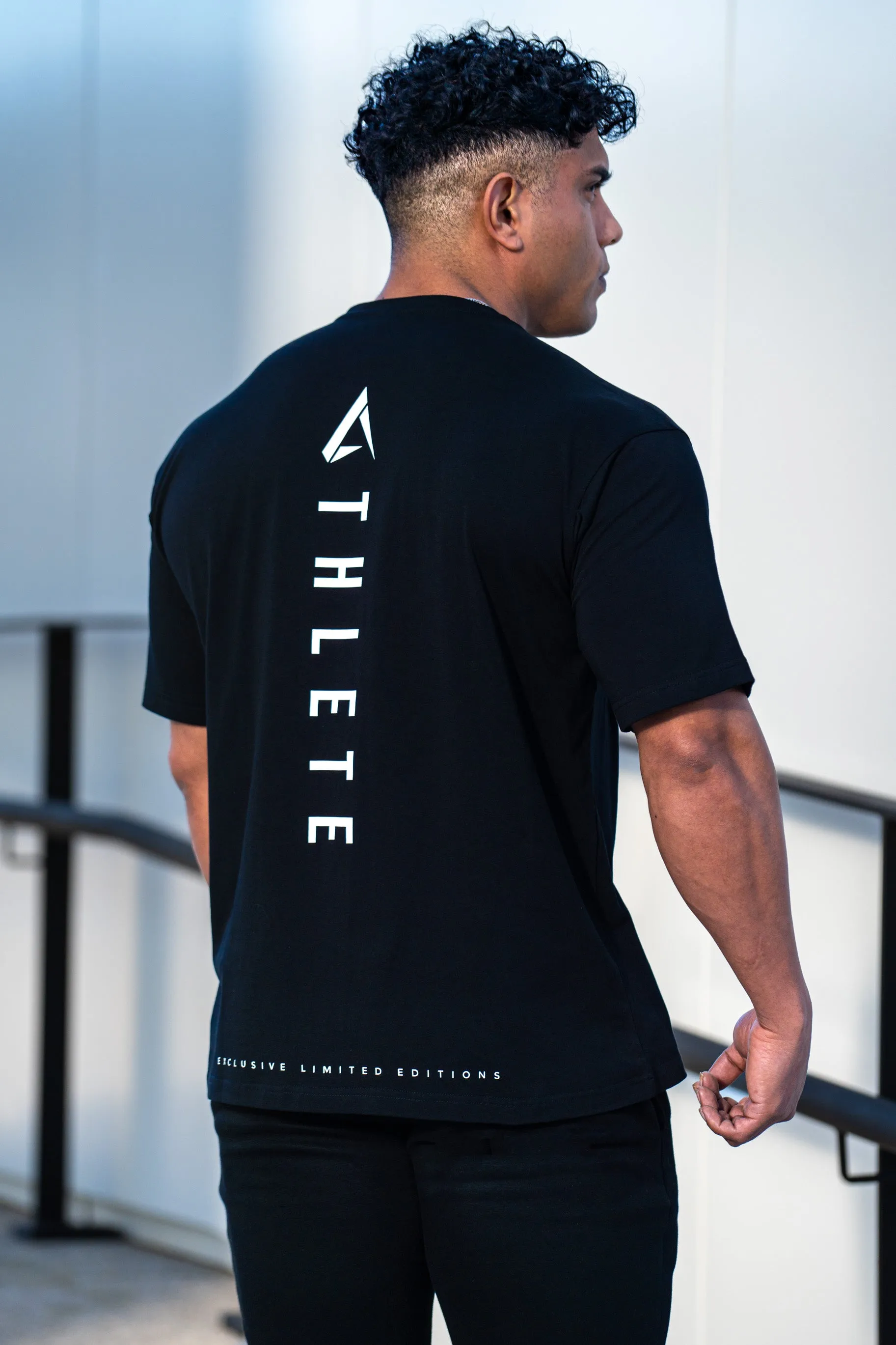 Camiseta ONYX™️ Fitted - Black