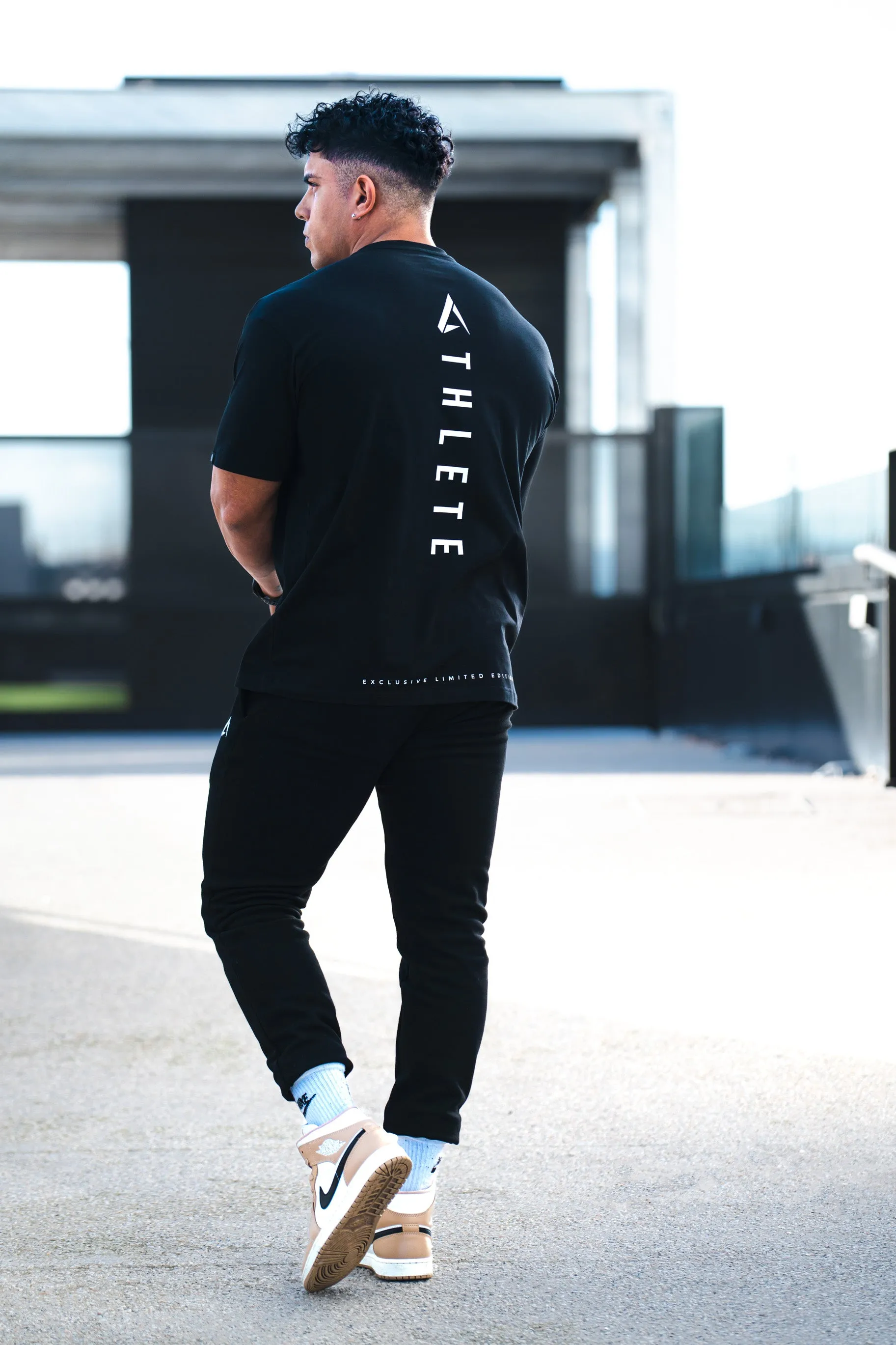 Camiseta ONYX™️ Fitted - Black
