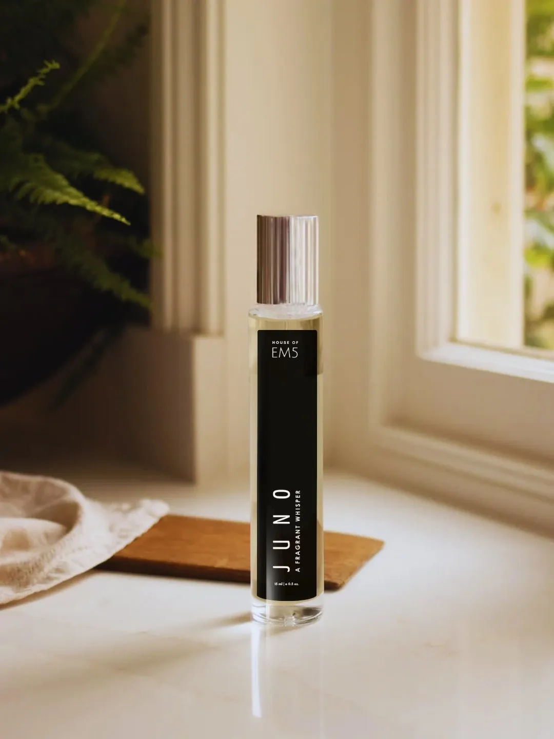 EM5™ Juno Perfume for Women | Eau De Parfum Spray | Powdery Woody Floral Fragrance Accords | Luxury Gift for Her | Sizes Available: 50 ml / 15 ml