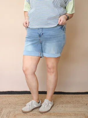 JILL CURVY LIGHT WASH TUMMY CONTROL JEAN SHORTS