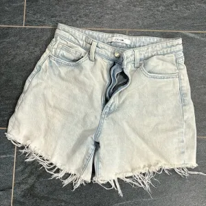 Joes Jeans raw hem shorts