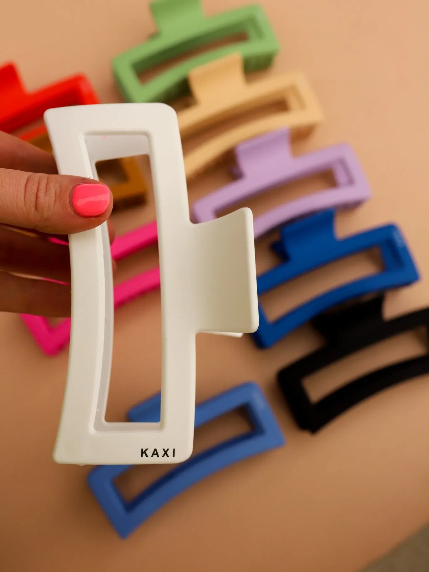 KAXI JUMBO RECTANGLE CLAWS (PLASTIC 10 COLORS)