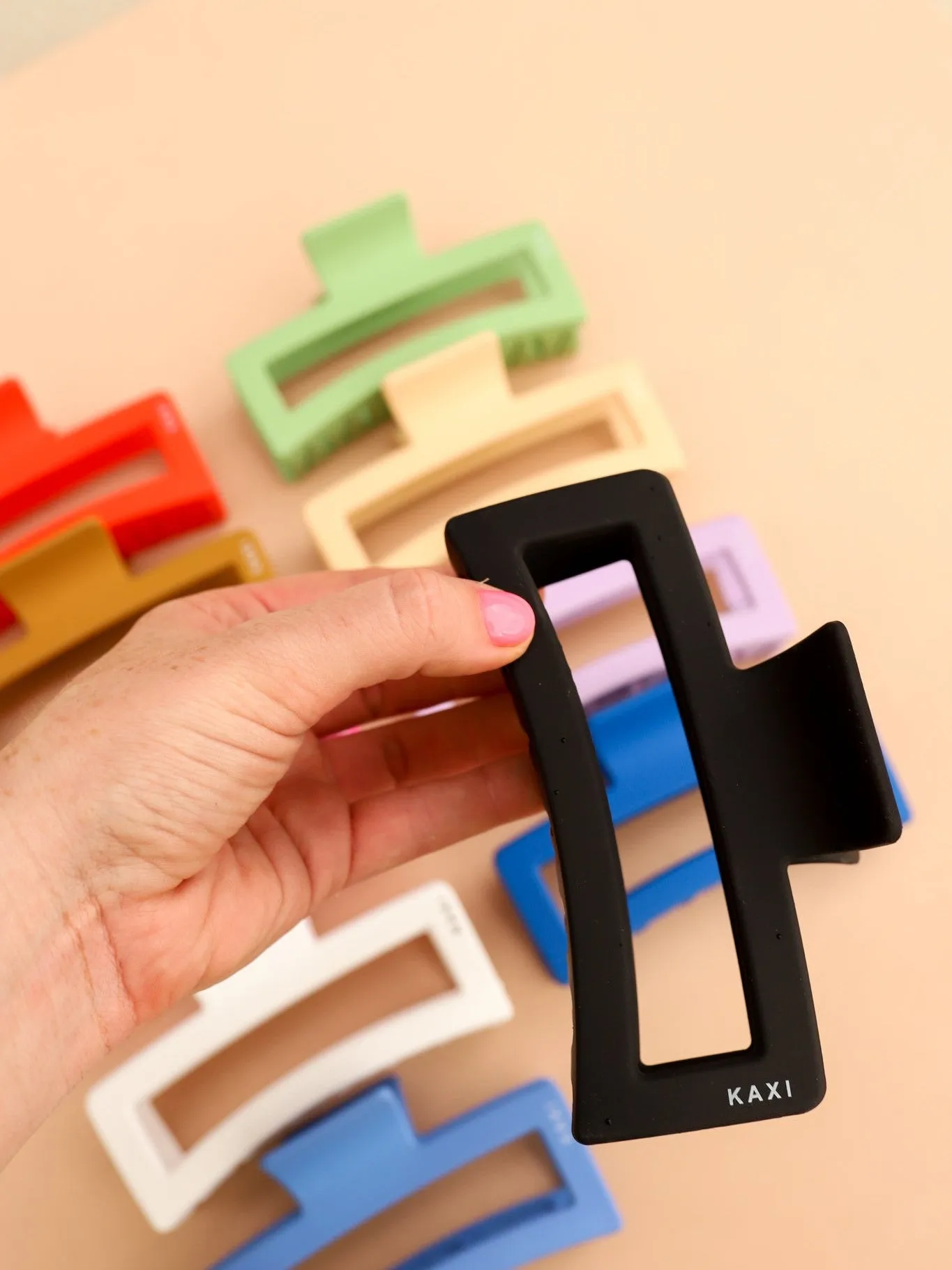 KAXI JUMBO RECTANGLE CLAWS (PLASTIC 10 COLORS)