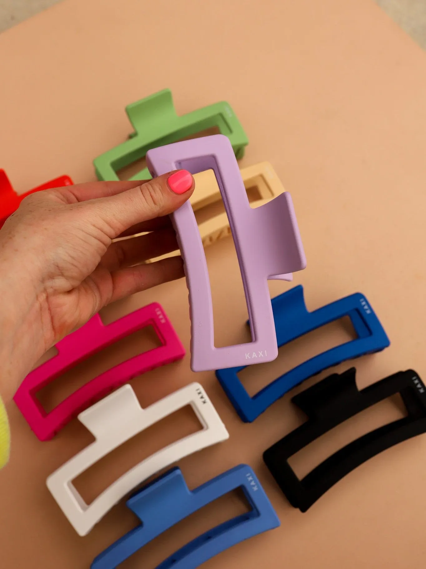 KAXI JUMBO RECTANGLE CLAWS (PLASTIC 10 COLORS)