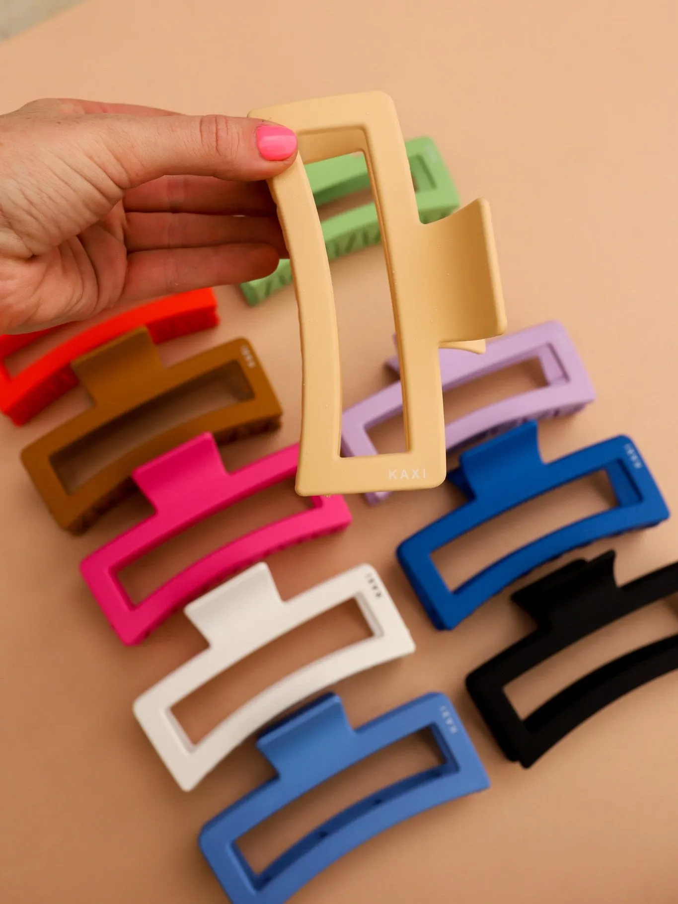 KAXI JUMBO RECTANGLE CLAWS (PLASTIC 10 COLORS)