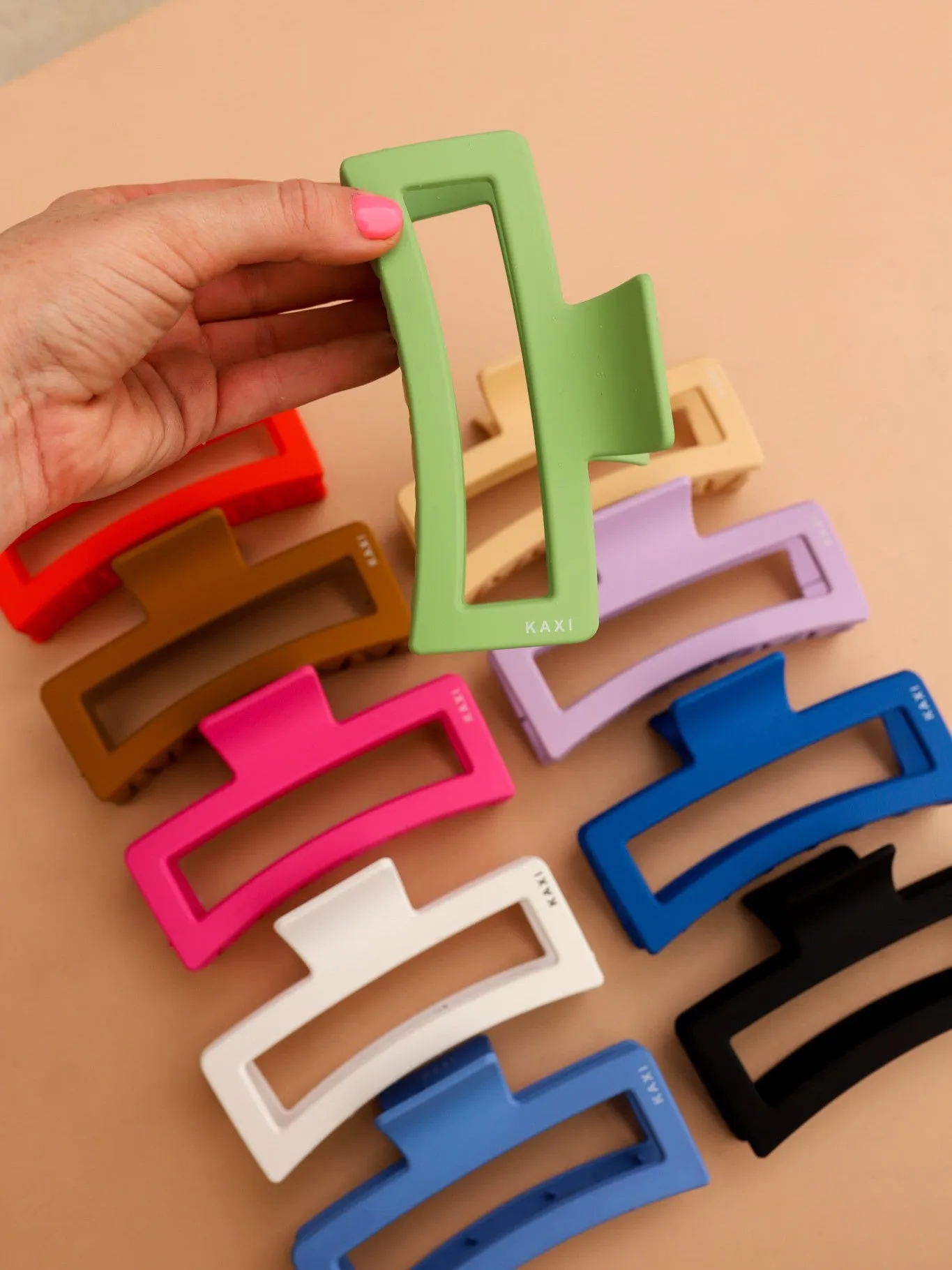 KAXI JUMBO RECTANGLE CLAWS (PLASTIC 10 COLORS)