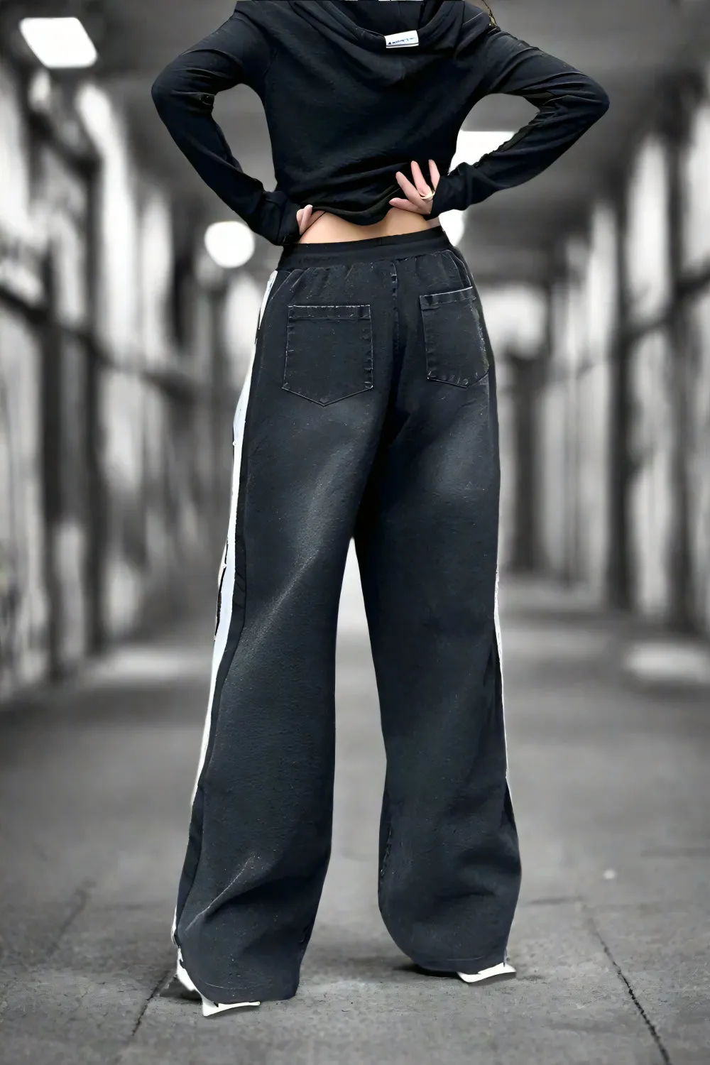 Lace Trail Wide-Leg Jeans