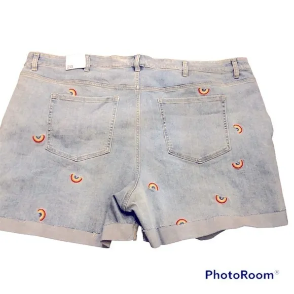Lane Bryant rainbow embroidered light wash jean shorts 28
