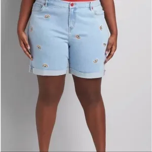 Lane Bryant rainbow embroidered light wash jean shorts 28