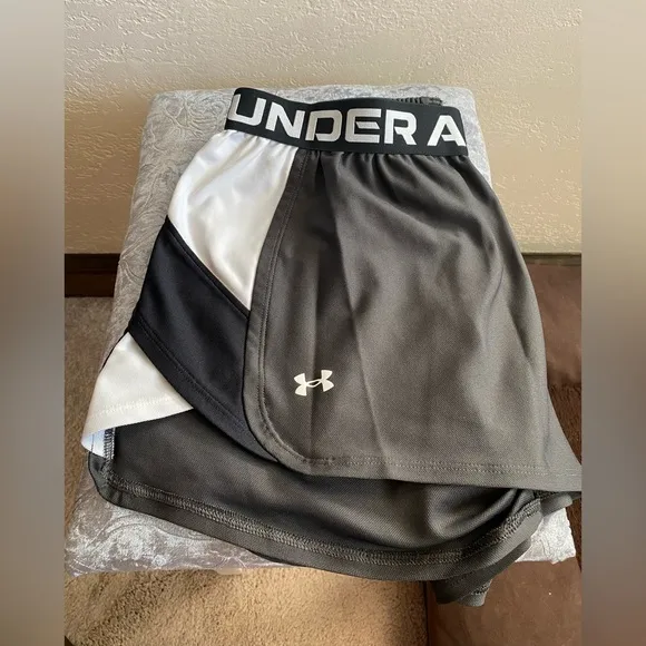 Large Under Armour Short Bundle
