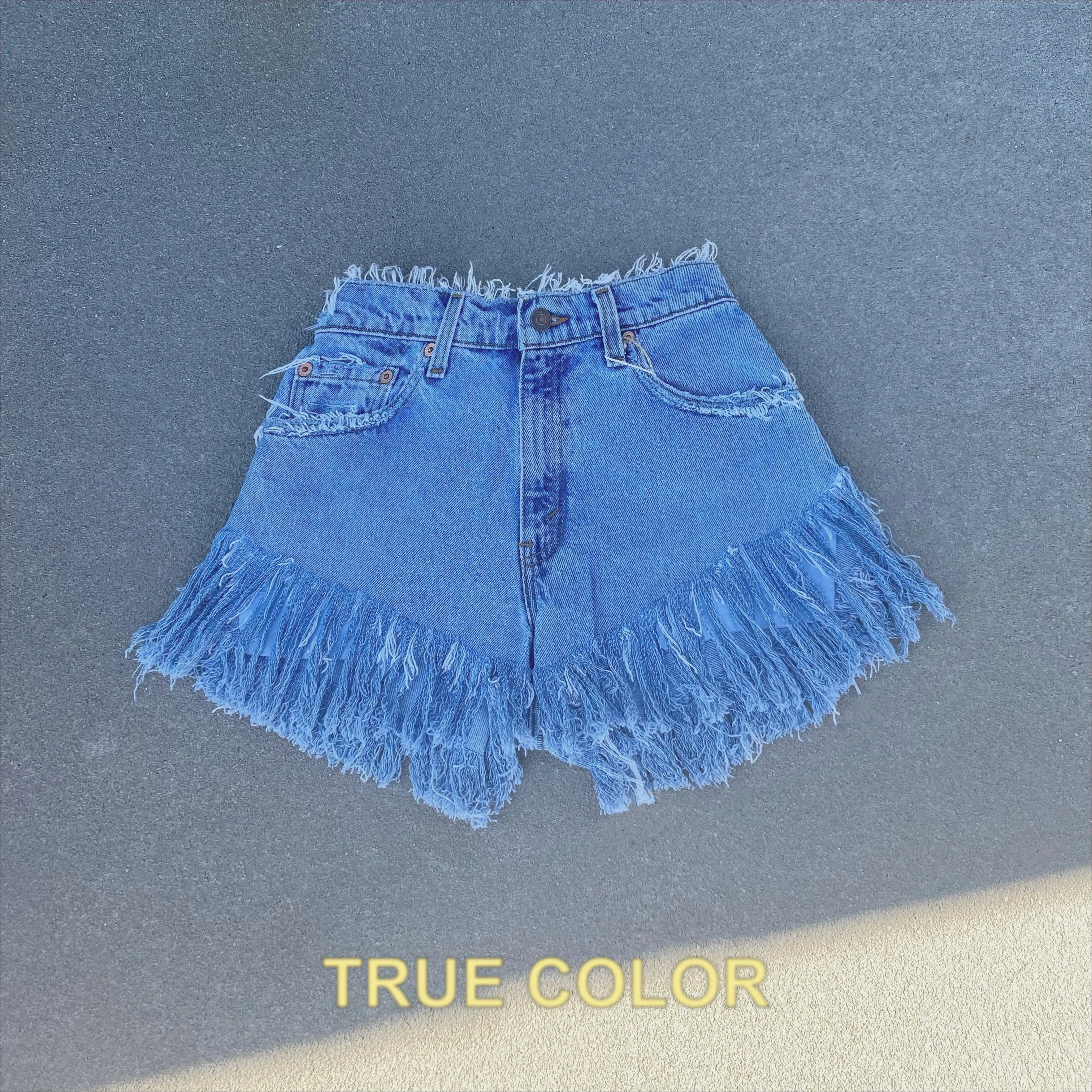 Levi’s 505 Frayed Shorts