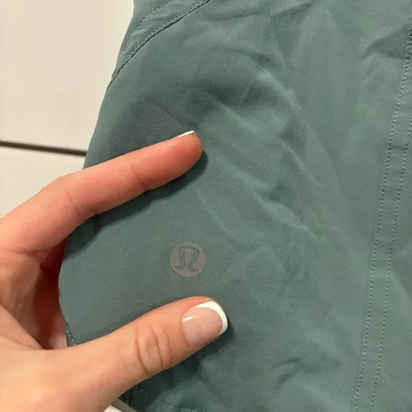 Lululemon Choose a Side Short Reversible 3&quot;Tidewater Teal / Springtime