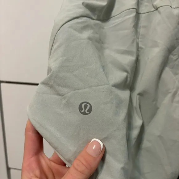 Lululemon Choose a Side Short Reversible 3&quot;Tidewater Teal / Springtime