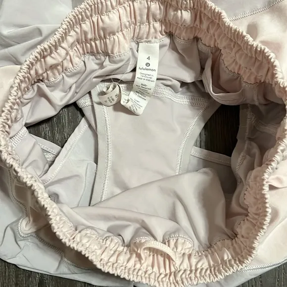 Lululemon Hotty Hot Short *AsymButter Pink / Light Chrome / Light Chrome Size 4