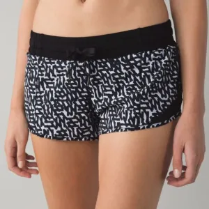 LULULEMON Hotty Hot Short Net Pop White Black {OO51}