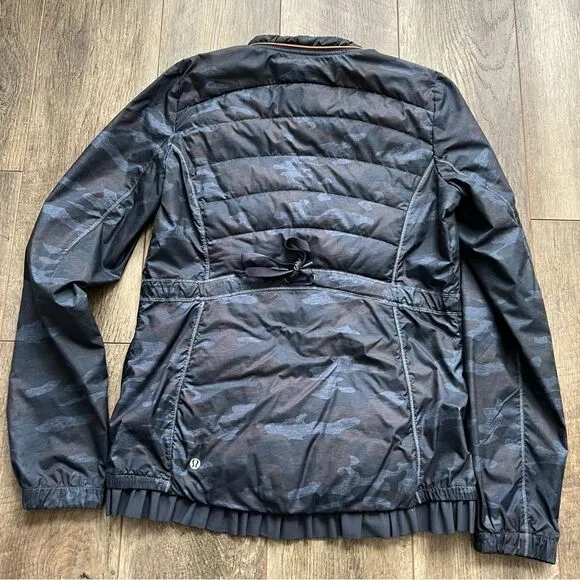 Lululemon Spring Fling Puffy Windbreaker Heathered Lotus Camo Oil Slick Blue 8