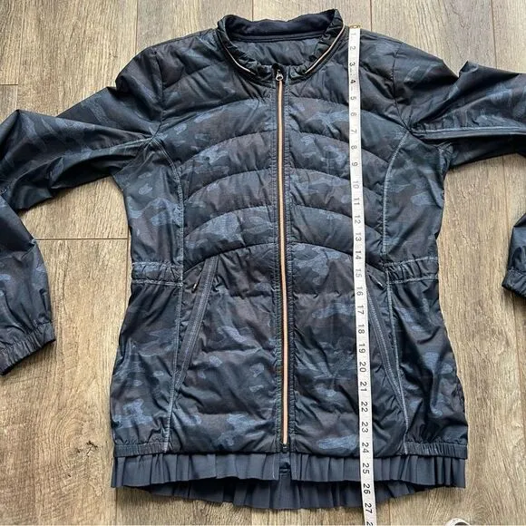 Lululemon Spring Fling Puffy Windbreaker Heathered Lotus Camo Oil Slick Blue 8