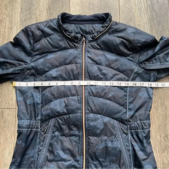 Lululemon Spring Fling Puffy Windbreaker Heathered Lotus Camo Oil Slick Blue 8