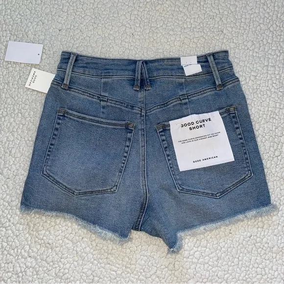 NWT Good American Good Curve Jean Shorts