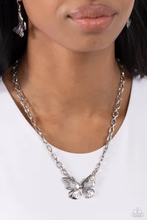 Paparazzi Midair Monochromatic Necklace Silver