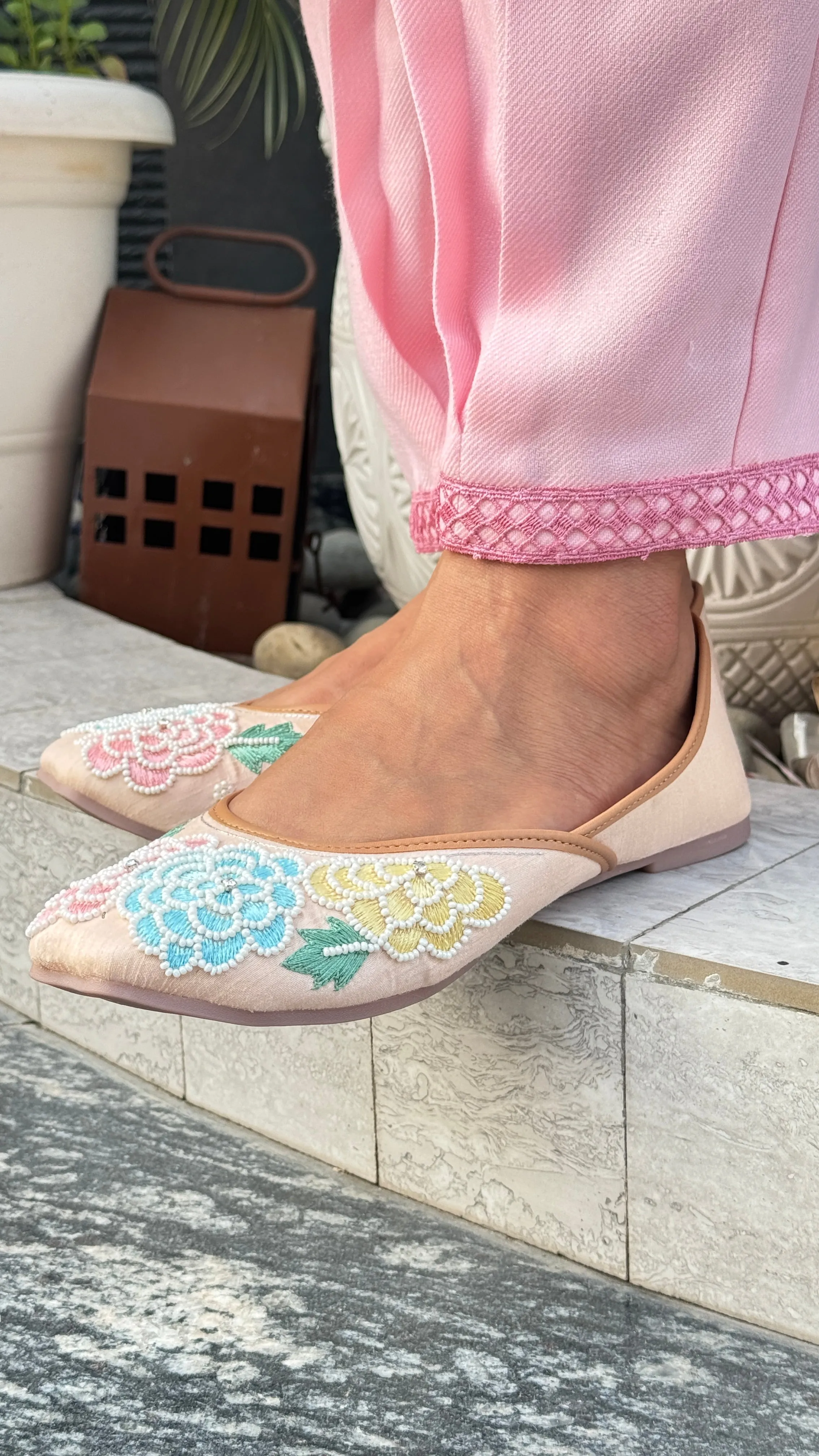 Pastel Phulkari Punjabi Jutti