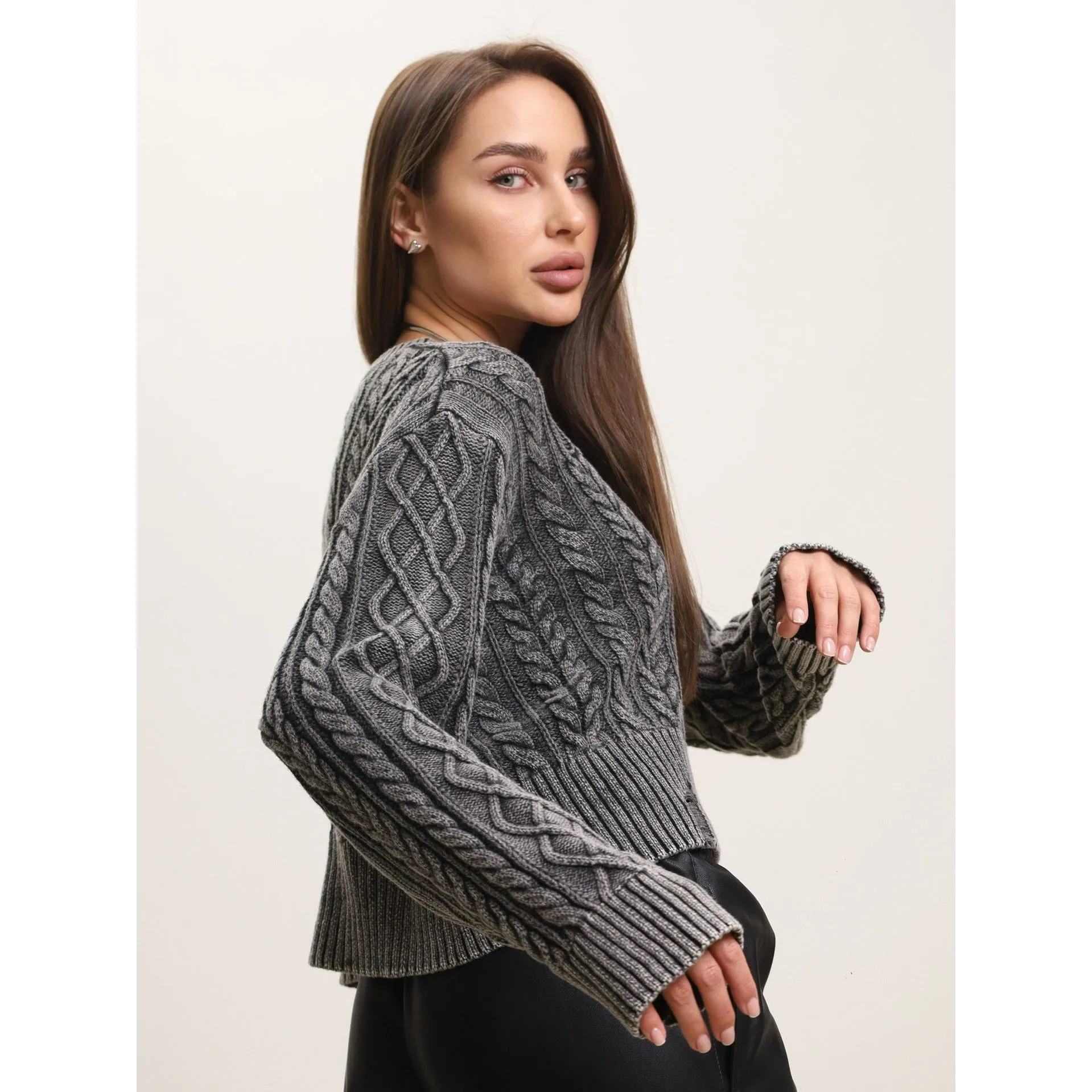 Round Neck Ripped Short Sweater