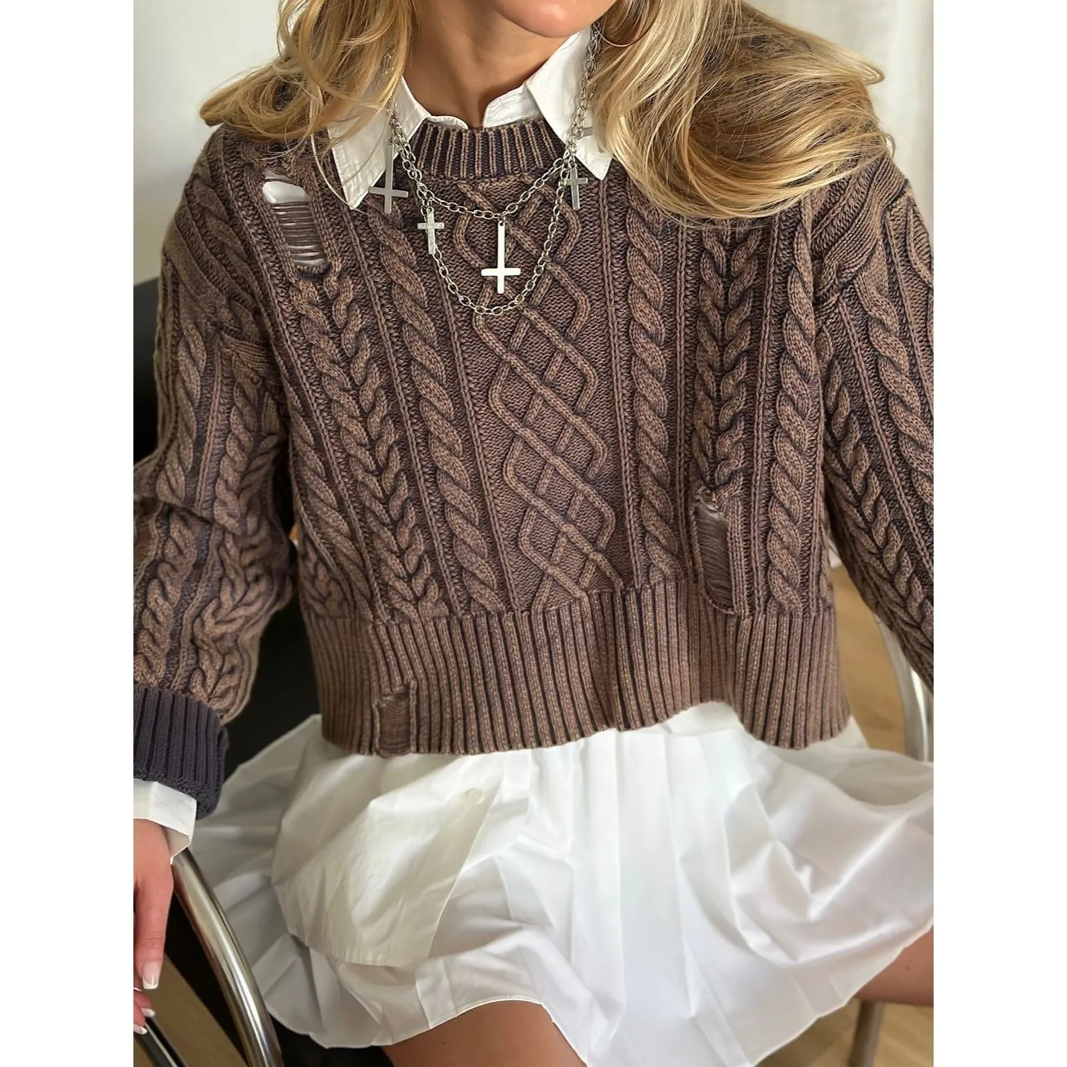 Round Neck Ripped Short Sweater