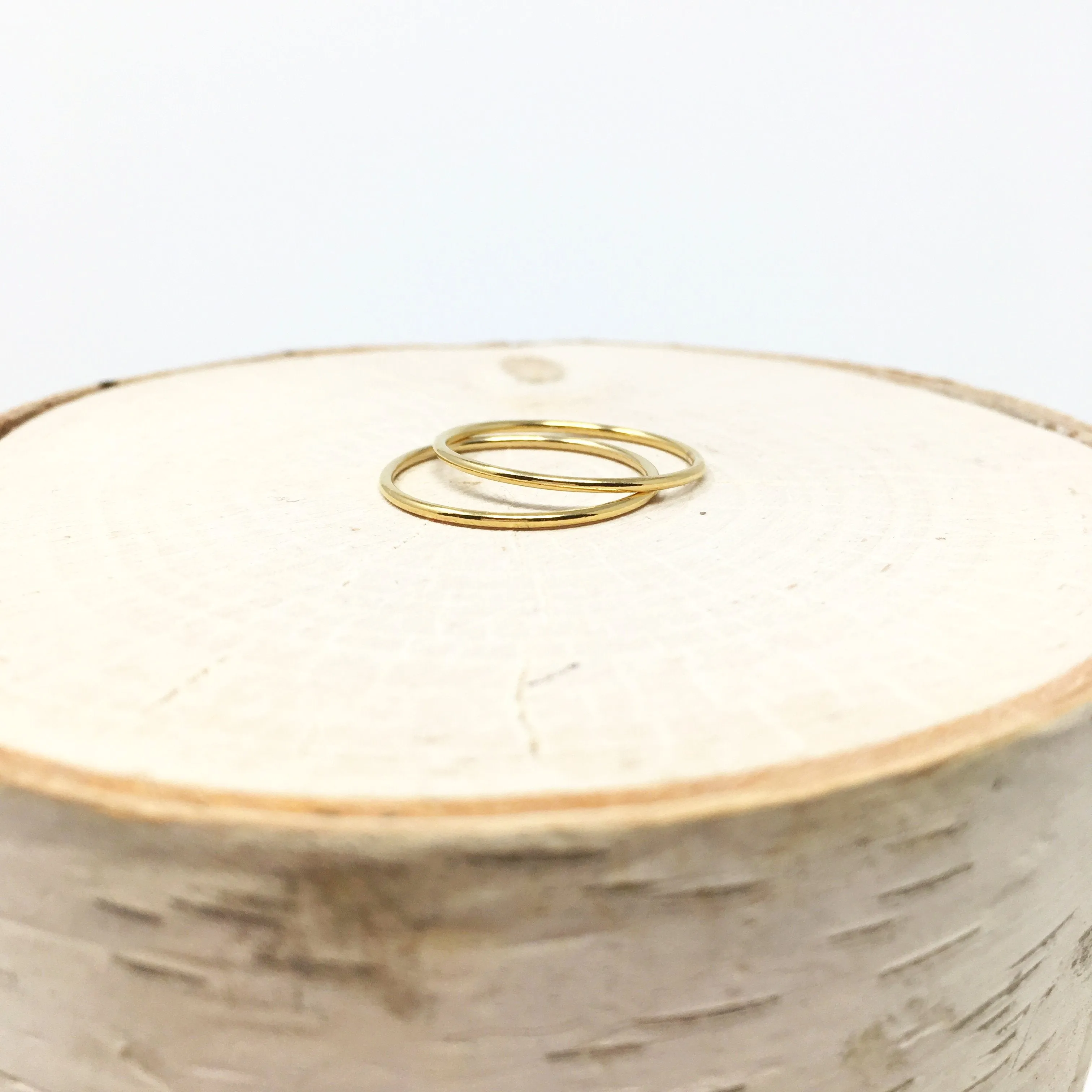 Sloane Smooth Stacking Ring | Gold