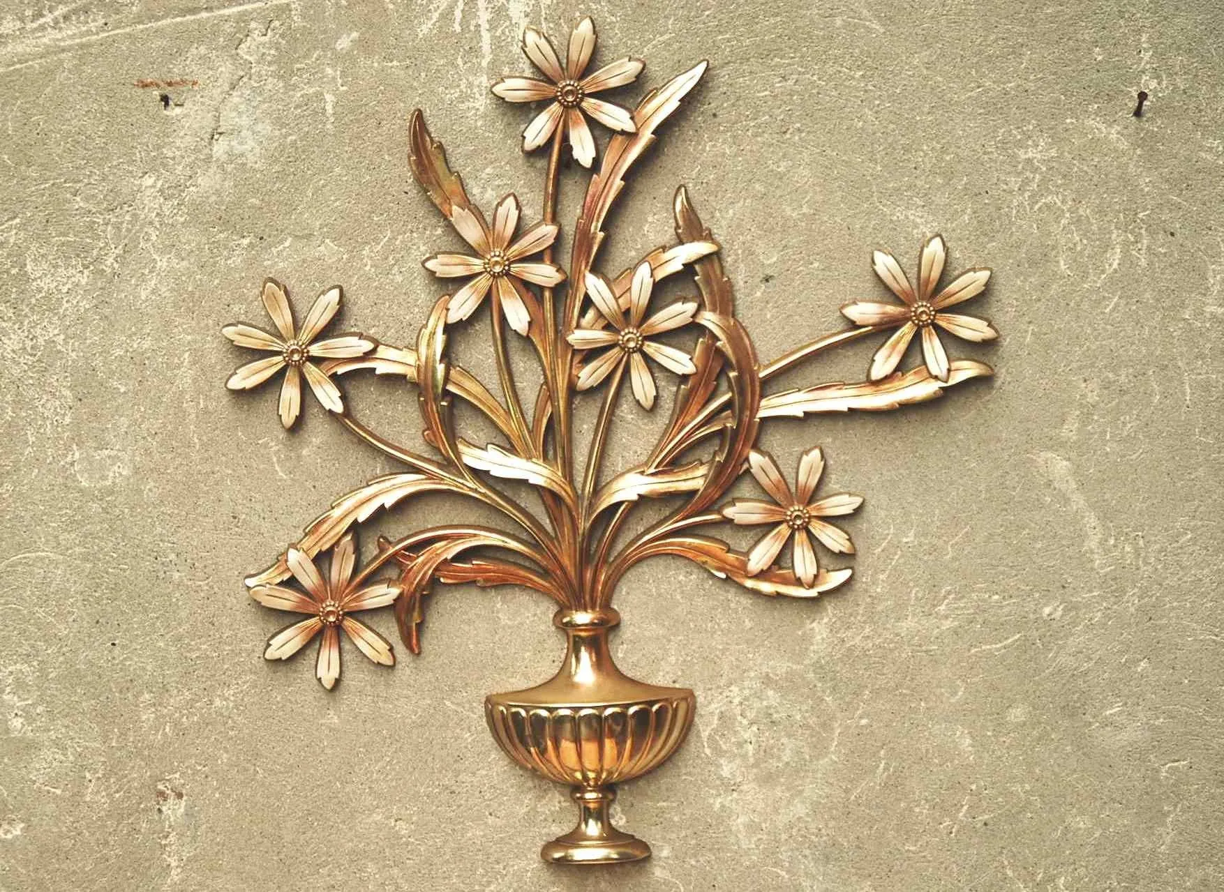 Syroco Large Gilded Floral Arrangement Wall Hanging - Gold & White
