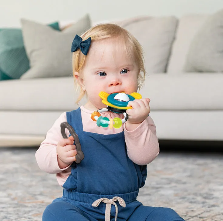 TEETHE AND RATTLE BABY ESSENTIALS GIFT SET, 11 PIECES