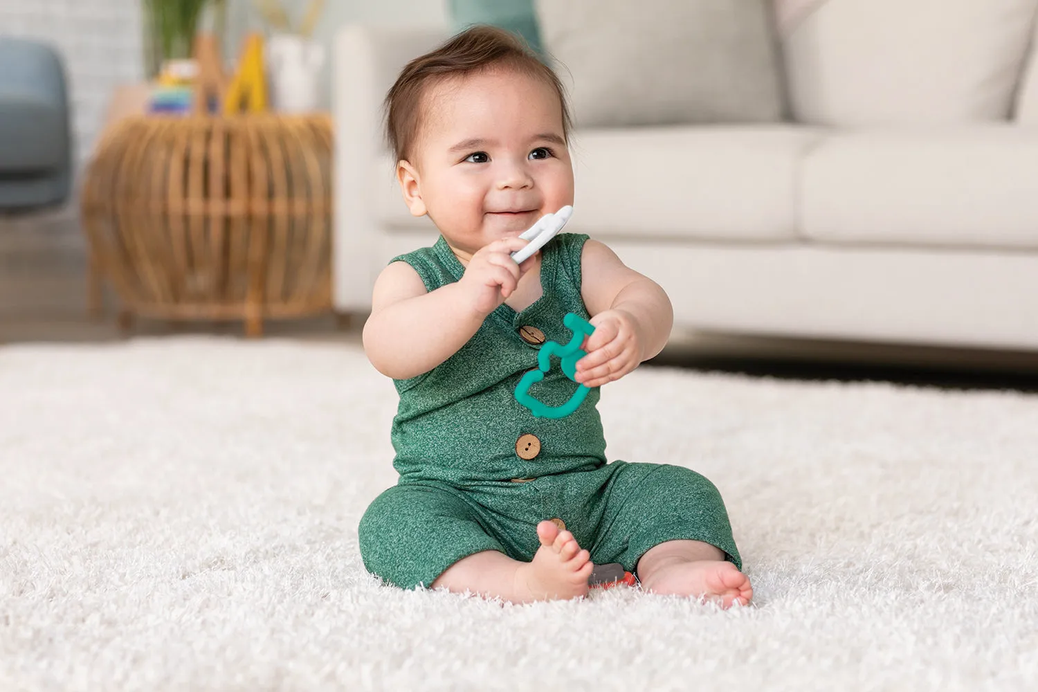 TEETHE AND RATTLE BABY ESSENTIALS GIFT SET, 11 PIECES