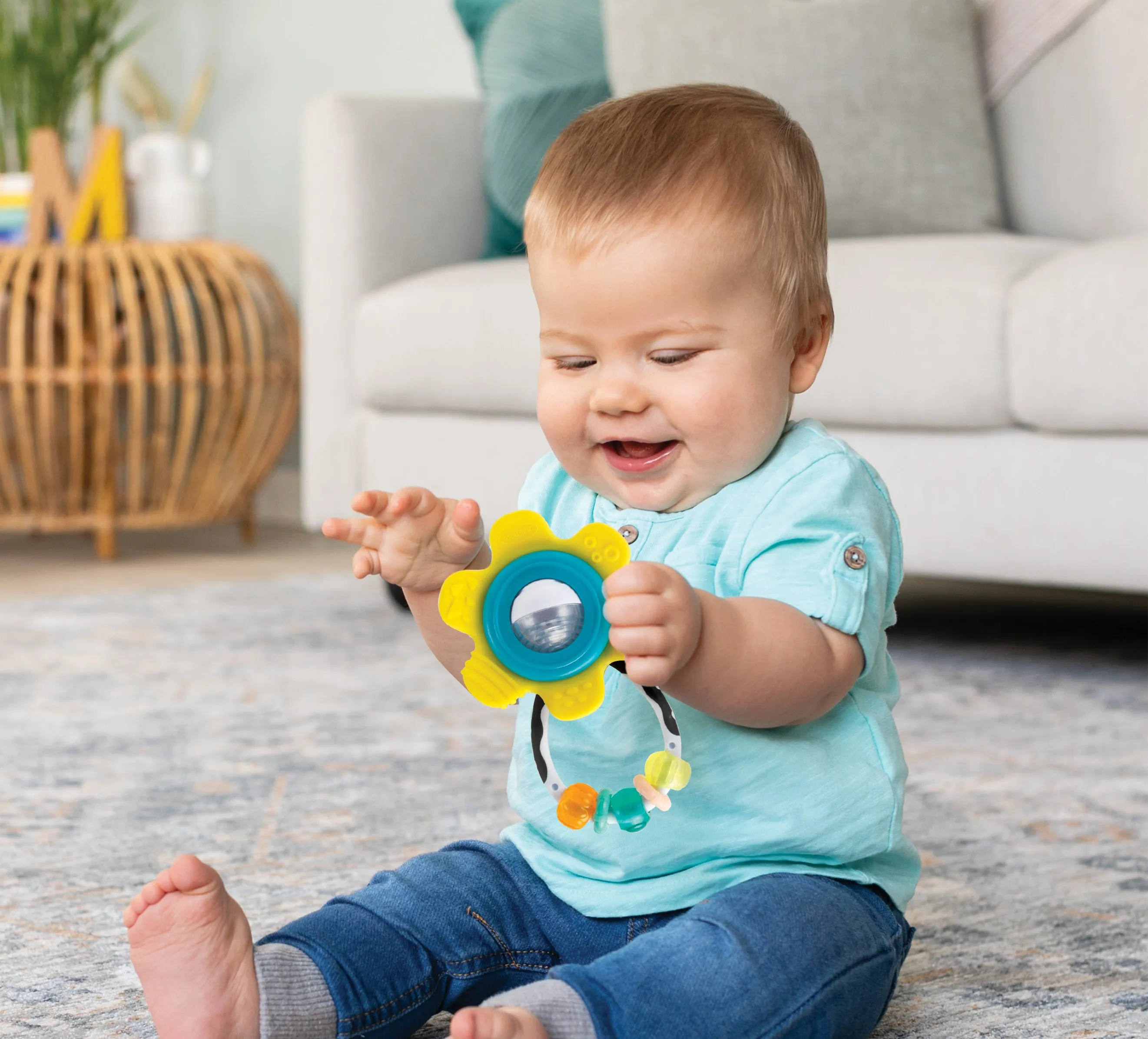 TEETHE AND RATTLE BABY ESSENTIALS GIFT SET, 11 PIECES