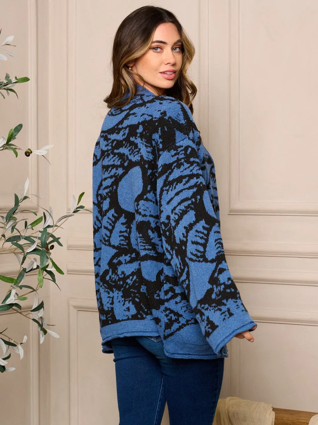 WOMEN'S LONG BELL SLEEVE BUTTON CLOSURE PRINTED SWEATER
