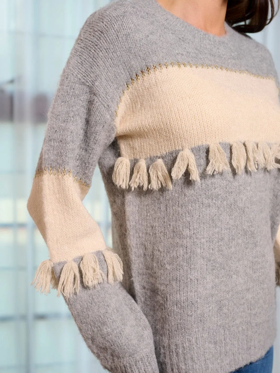 WOMEN'S LONG SLEEVE COLORBLOCK FRINGE PULLOVER SWEATER
